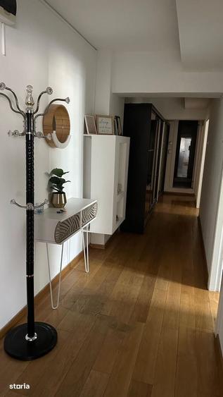 Apartament cu 3 camere decomandat în 13 Septembrie