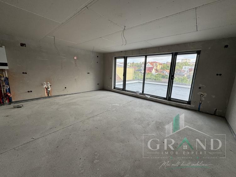Apartament cu 3 camere semidecomandat în Andrei Mureșanu