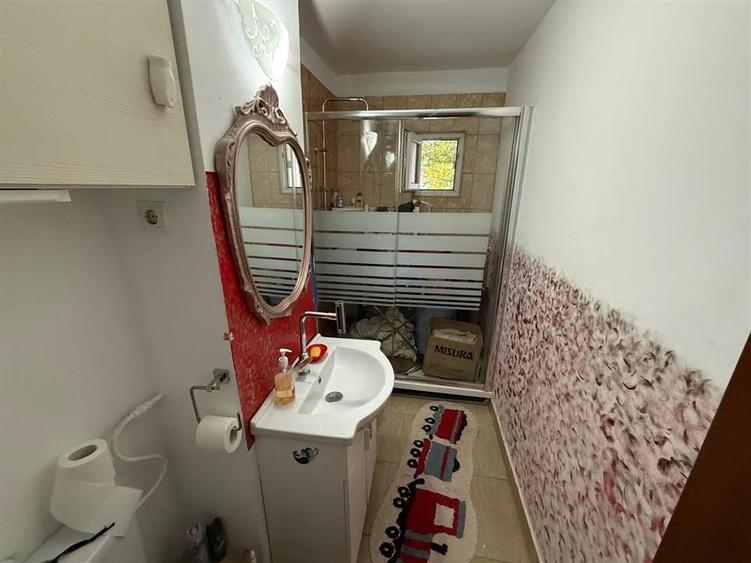 Apartament cu 2 camere decomandat în Nicolina