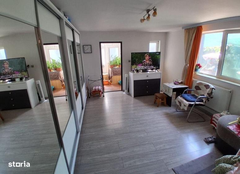 Casă cu 4 camere cu Teren 400 Mp în Tătărași