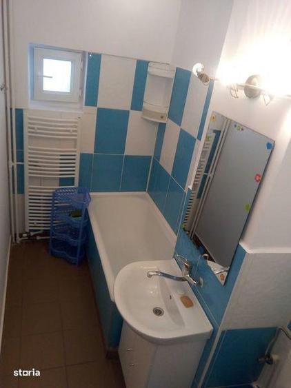 Apartament cu 3 camere decomandat, mobilat în Apusului