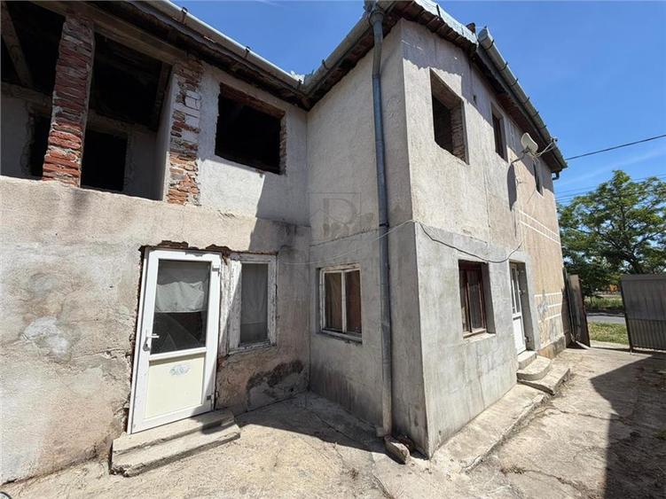 Casă individuală cu 7 camere cu Canalizare în Braytim