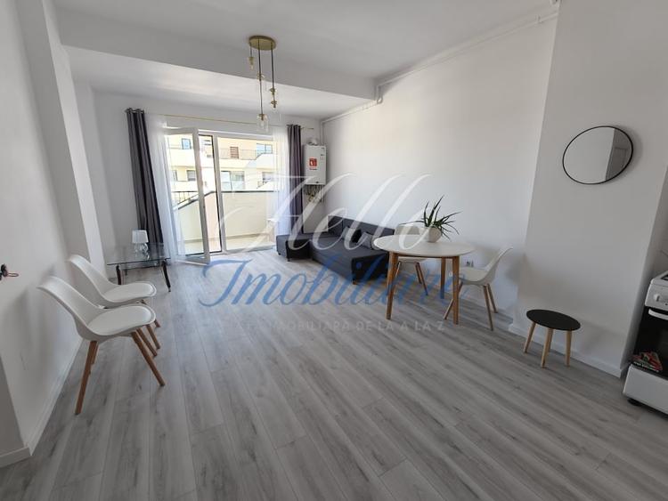 Apartament cu 2 camere semidecomandat, mobilat în Florești