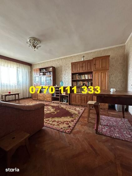 Apartament cu 3 camere decomandat în Viziru 2