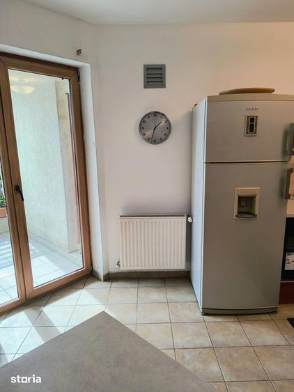 Apartament cu 3 camere, mobilat în Străulești