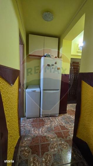 Apartament cu 3 camere de vanzare, str Tineretului - 10