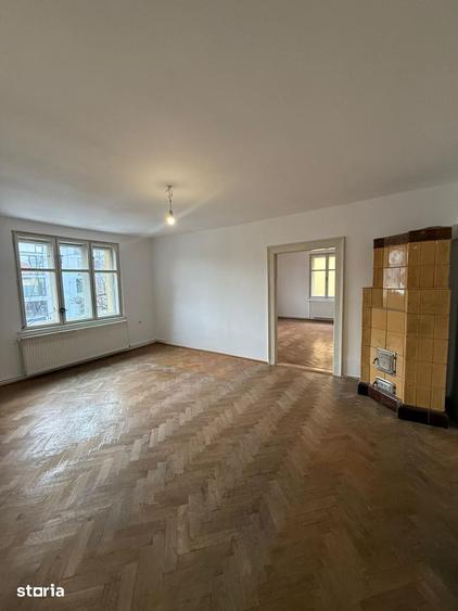 Apartament cu 3 camere semidecomandat în Andrei Mureșanu