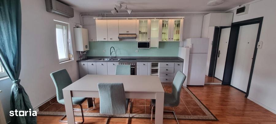 Apartament cu 3 camere decomandat în Hipodrom 2
