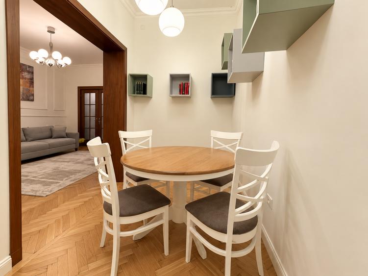 Apartament cu 3 camere în Aviatorilor