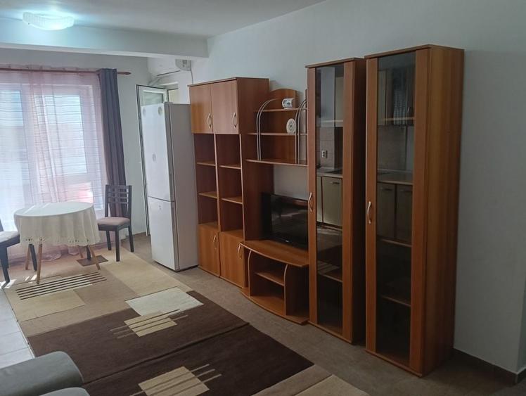 Inchiriez apartament 2 camere MT - 3