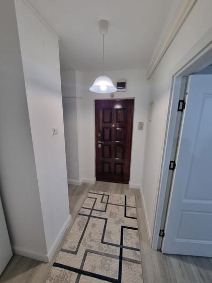 Apartament cu 2 camere semidecomandat, mobilat în Ultracentral
