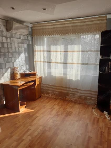 Apartament cu 4 camere semidecomandat în Micro 39