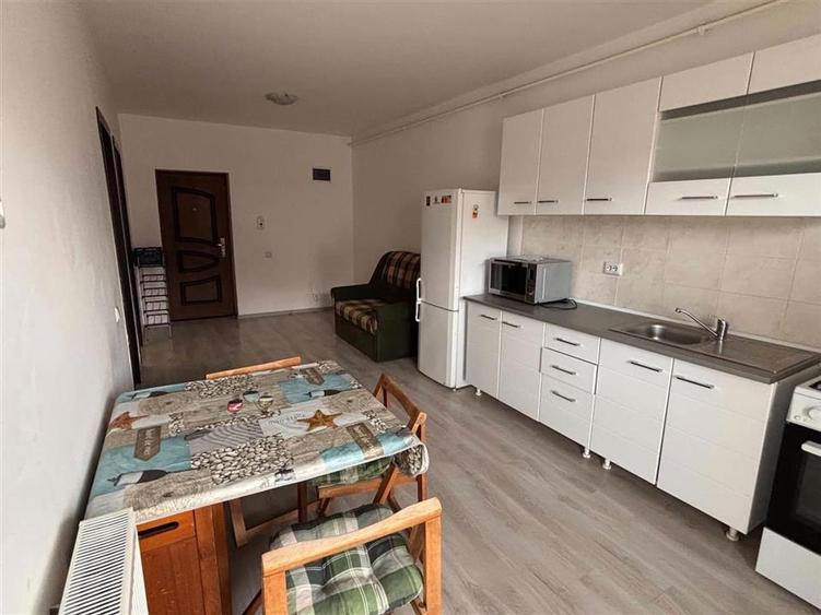 Apartament cu 2 camere semidecomandat în Sânpetru
