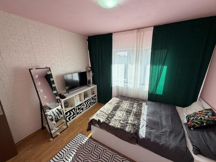 Apartament cu 3 camere decomandat în Rahova