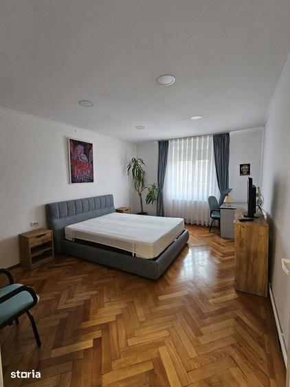 Apartament cu 3 camere în Orașul Nou