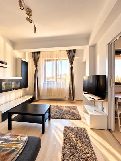 Apartament cu 2 camere semidecomandat, mobilat în Rahova