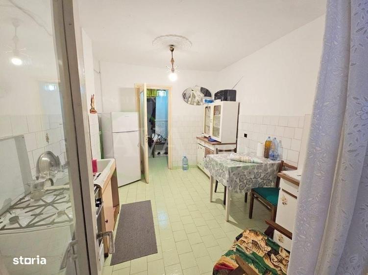 Apartament cu 3 camere decomandat în Republicii