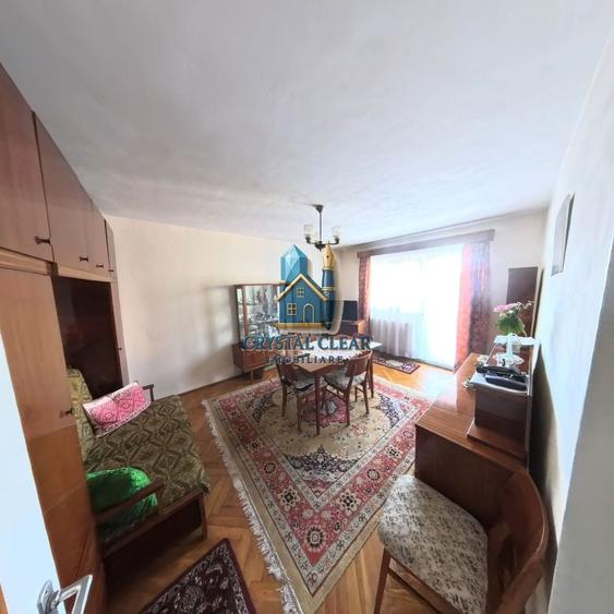 Apartament cu 3 camere decomandat în 7 Noiembrie