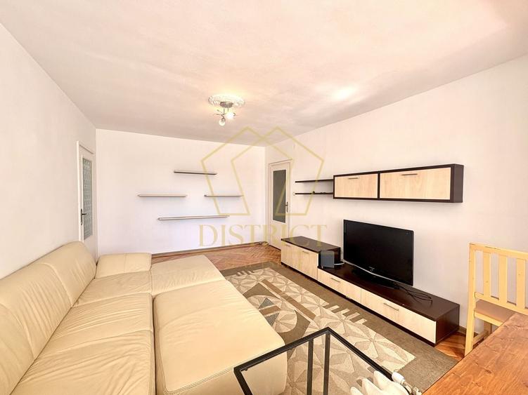 Apartament cu 3 camere semidecomandat, mobilat în Ultracentral