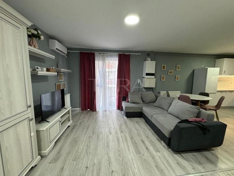 Apartament cu 2 camere semidecomandat, mobilat în Bulgaria