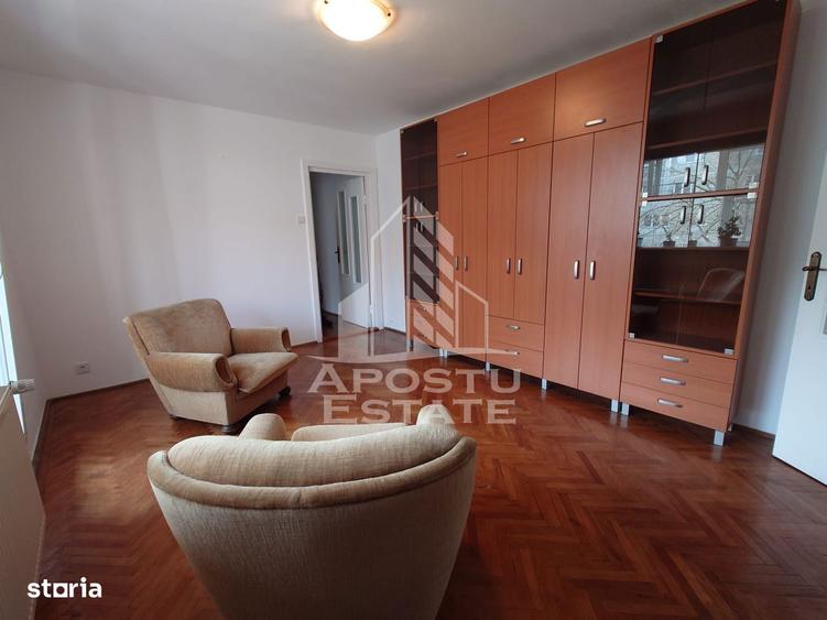 Apartament cu 3 camere, mobilat în Circumvalațiunii