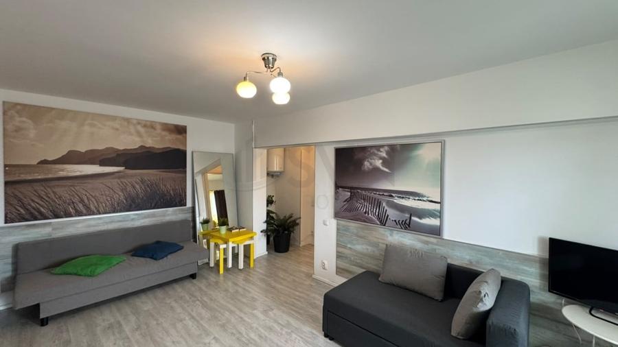 Apartament cu 3 camere semidecomandat, mobilat în Ștefan cel Mare