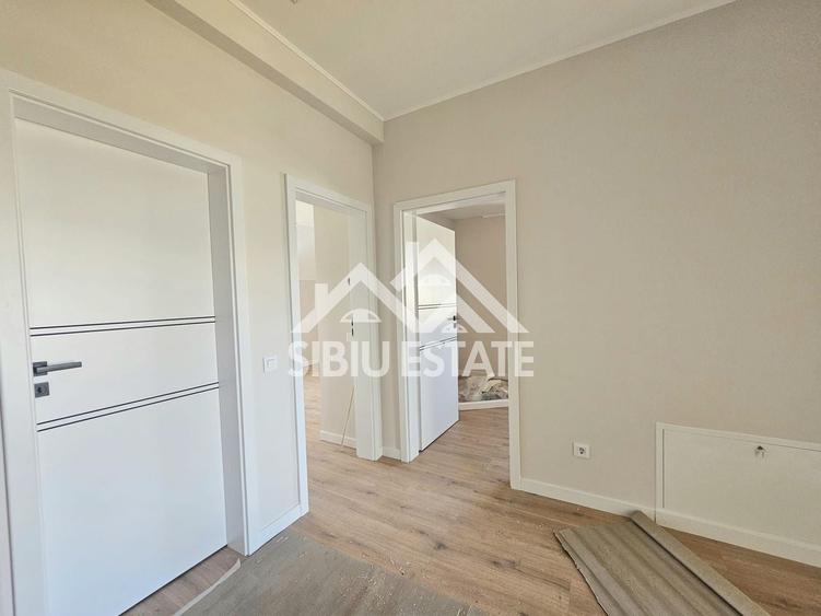 Duplex cu 4 camere cu Canalizare în Șura Mare