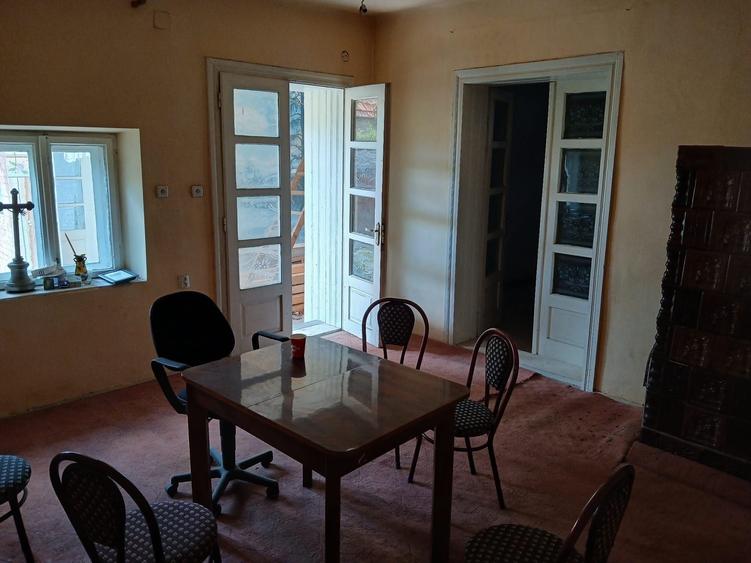 Casă cu 4 camere în Ciclova Română