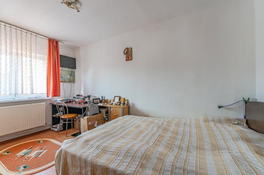 Apartament cu 4 camere decomandat, mobilat în Răcădău