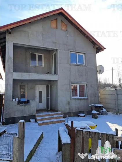 Casă cu 6 camere cu Teren 250 Mp în Dragomirești-Vale