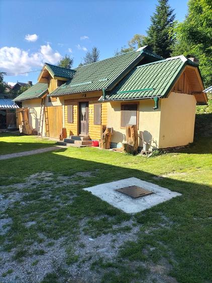 Casă cu 6 camere cu Teren 1300 Mp în Periferie