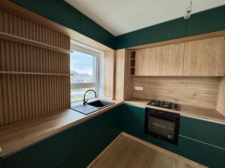 Apartament cu 3 camere decomandat, mobilat în Tractorul
