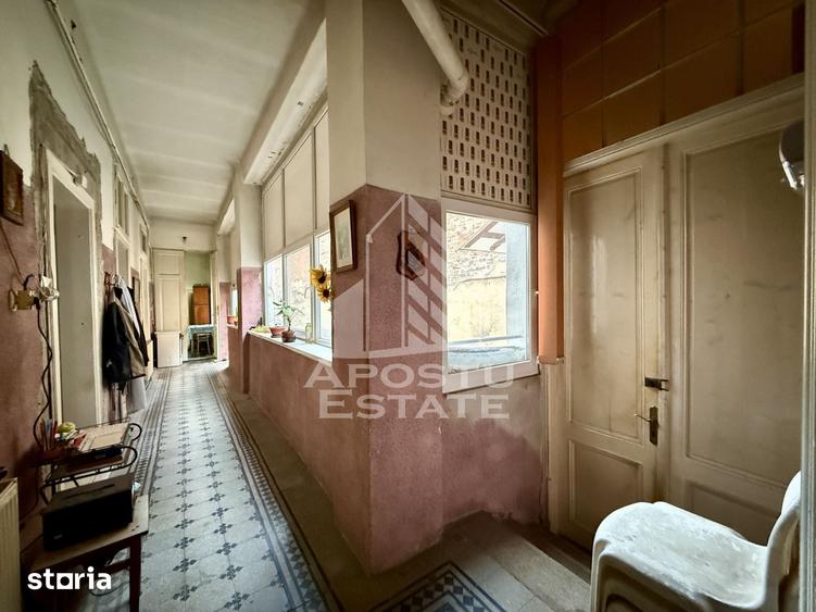 Casă cu 7 camere cu Teren 216 Mp în Fabric