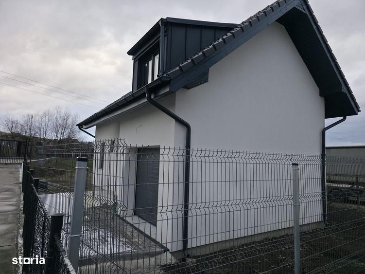 Casă cu 4 camere în Unirii