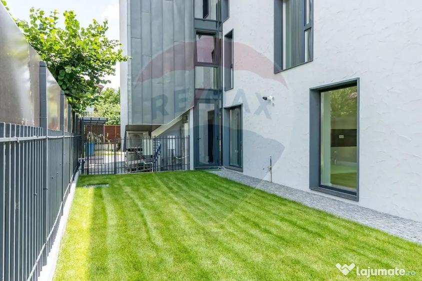 Casă cu 9 camere cu Teren 532 Mp în Băneasa