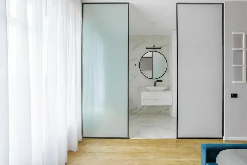 Apartament cu 4 camere semidecomandat, mobilat în Floreasca