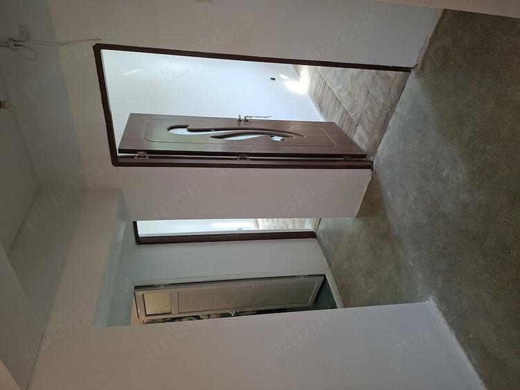 Apartament cu 3 camere decomandat în Exterior Vest