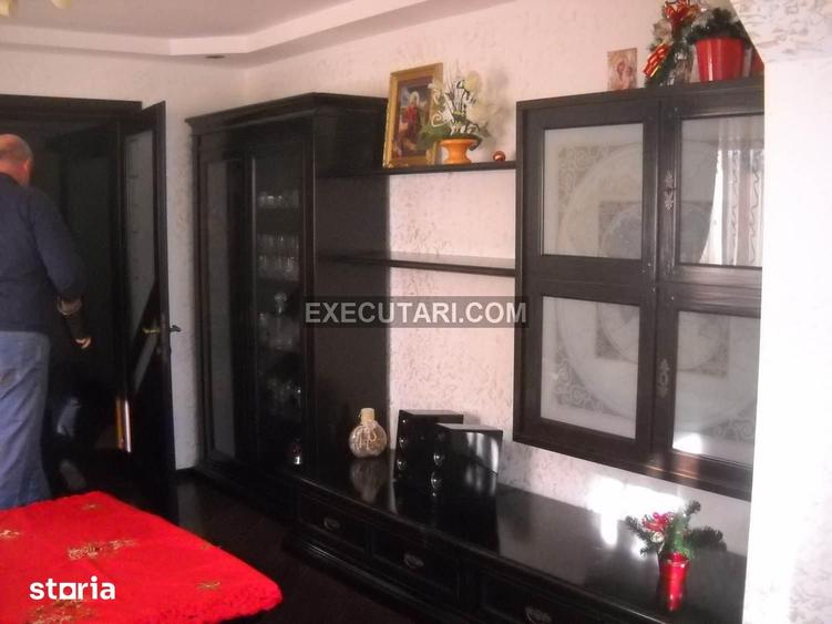 Casă cu 4 camere cu Teren 400 Mp în Central