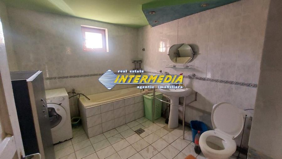 Casă individuală cu 3 camere cu Canalizare în Cetate