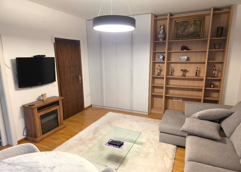 Apartament cu 4 camere decomandat, mobilat în Primăverii