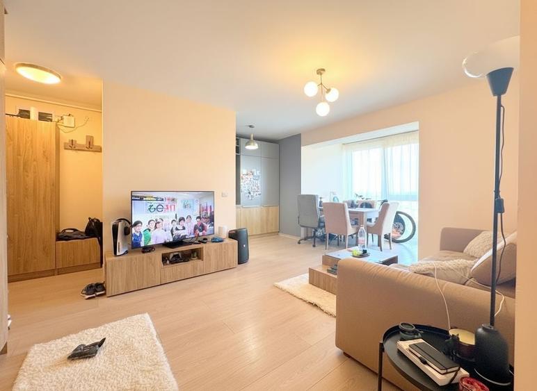 Apartament cu 2 camere semidecomandat, mobilat în Soarelui
