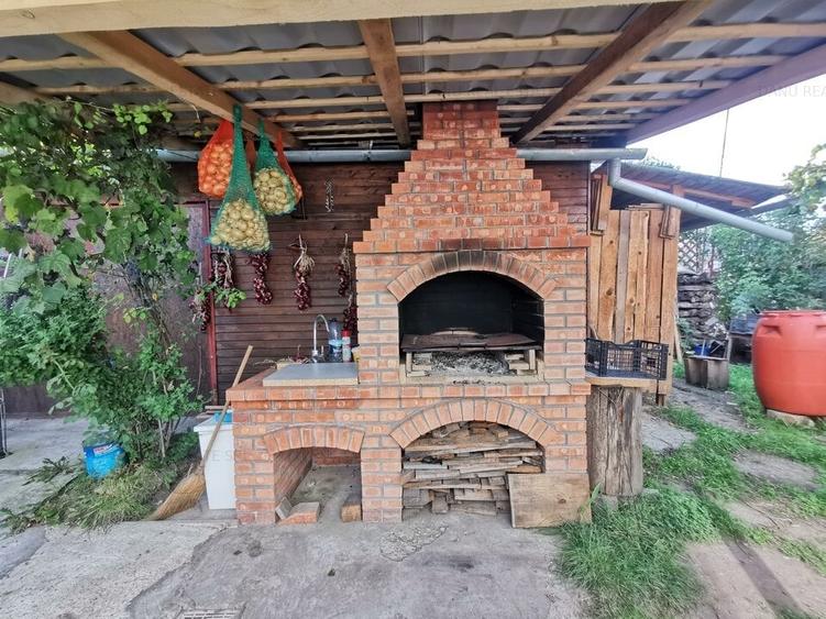 Casă cu 9 camere cu Canalizare în Griviței