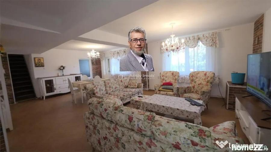 Casă cu 8 camere cu Teren 342 Mp în Central
