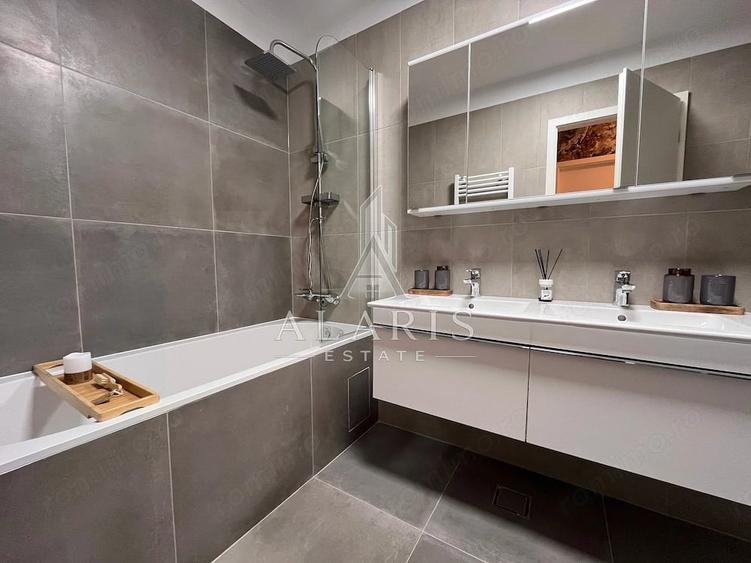 Apartament cu 4 camere semidecomandat în Badea Cârțan