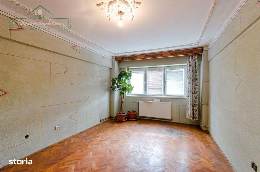 Apartament cu 4 camere decomandat în Aurel Vlaicu