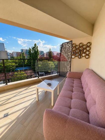 Apartament cu 2 camere semidecomandat, mobilat în Calea Plevnei