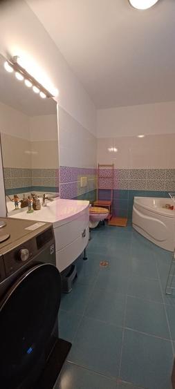 Casă individuală cu 6 camere cu Teren 508 Mp în Săbăreni
