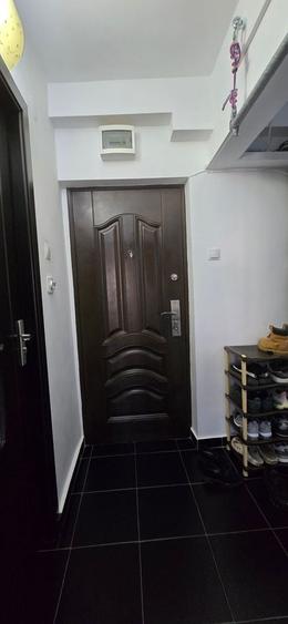 Apartament cu 3 camere nedecomandat, mobilat în Micro 9