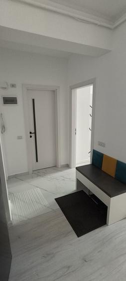 Apartament cu 2 camere decomandat în Roșu
