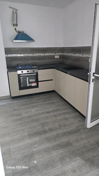 Casă cu 5 camere cu Teren 500 Mp în Horia